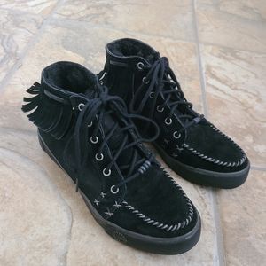 UGG Arianni Suede Fringe Moccasin Sneaker (Size 7)